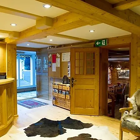 Stoeckli Hostel *